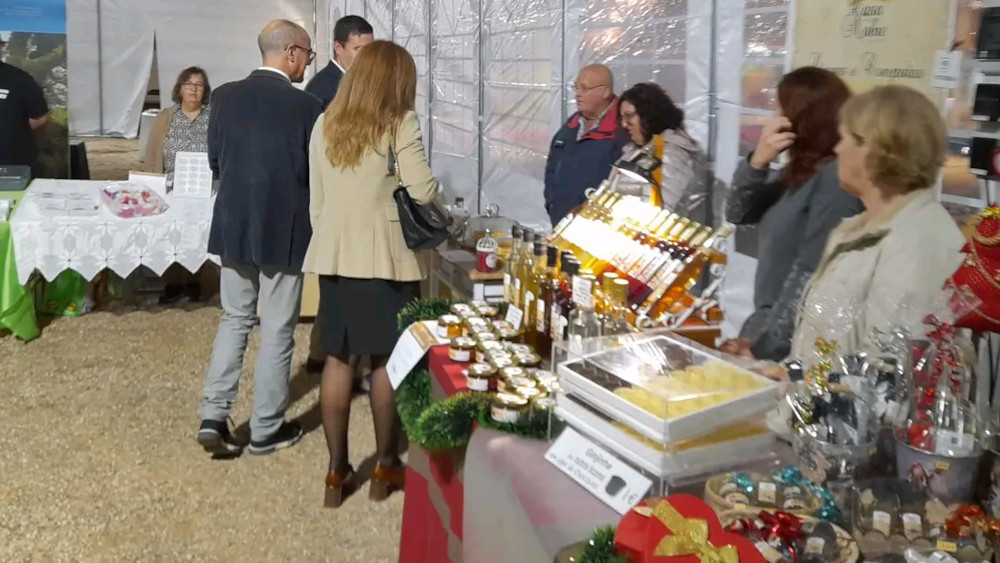 Mostra de produtos locais durante a Feira Anual de Melides