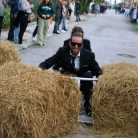 Corrida Trapalhona de Carrinhos de Mão